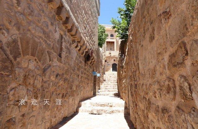 栾川文旅:河南老君山等7个景区,2月10日(农历正月初一)至3月31日,对全国属龙、姓名中含“龙”字的游客免景区首道门票