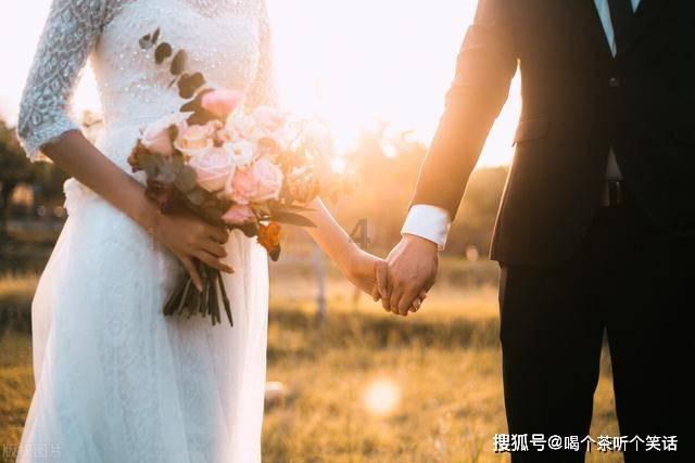 90后湖北轮椅美女：独居，超酷